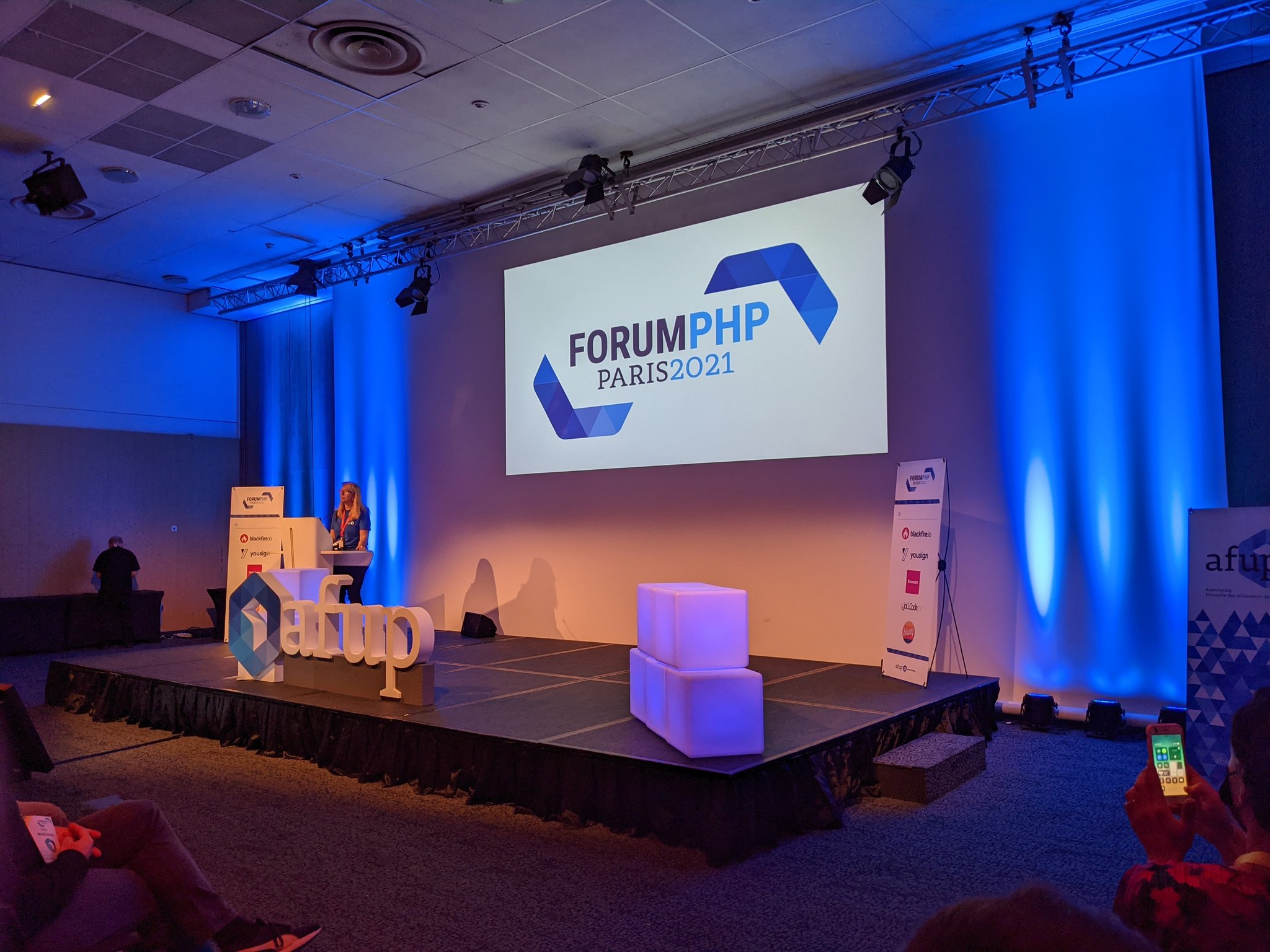Cécile durant la keynote d'ouverture du Forum PHP 2021