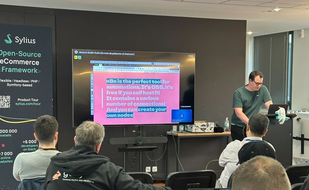 Jacques Bodin-Hullin présentant sa conférence : Sylius & Automation, let's dive in!